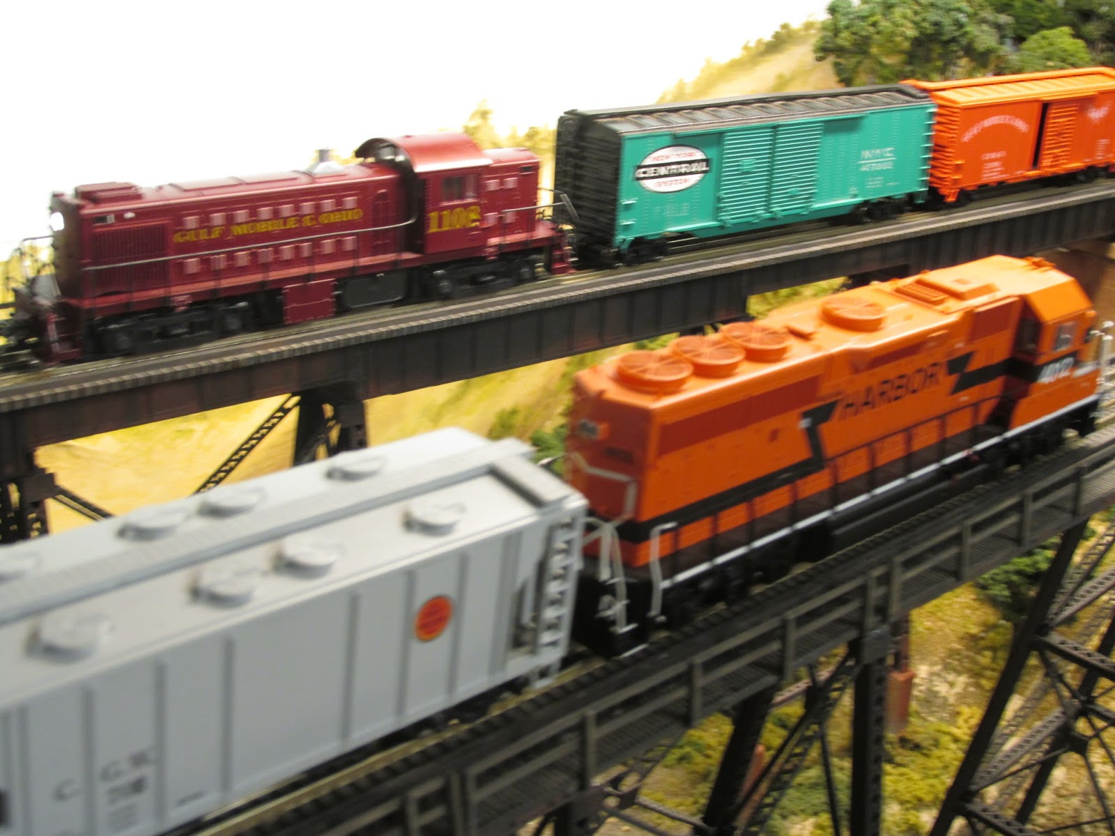 Eddie's Rail Fan Page Busy mainline railroading with multiple two