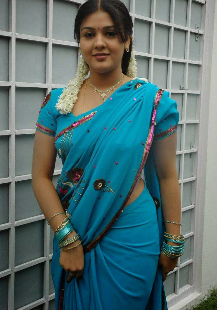 Malayalam Actress Jyothi Krishna Hot Saree Images - CAP phone wallpaper fre...