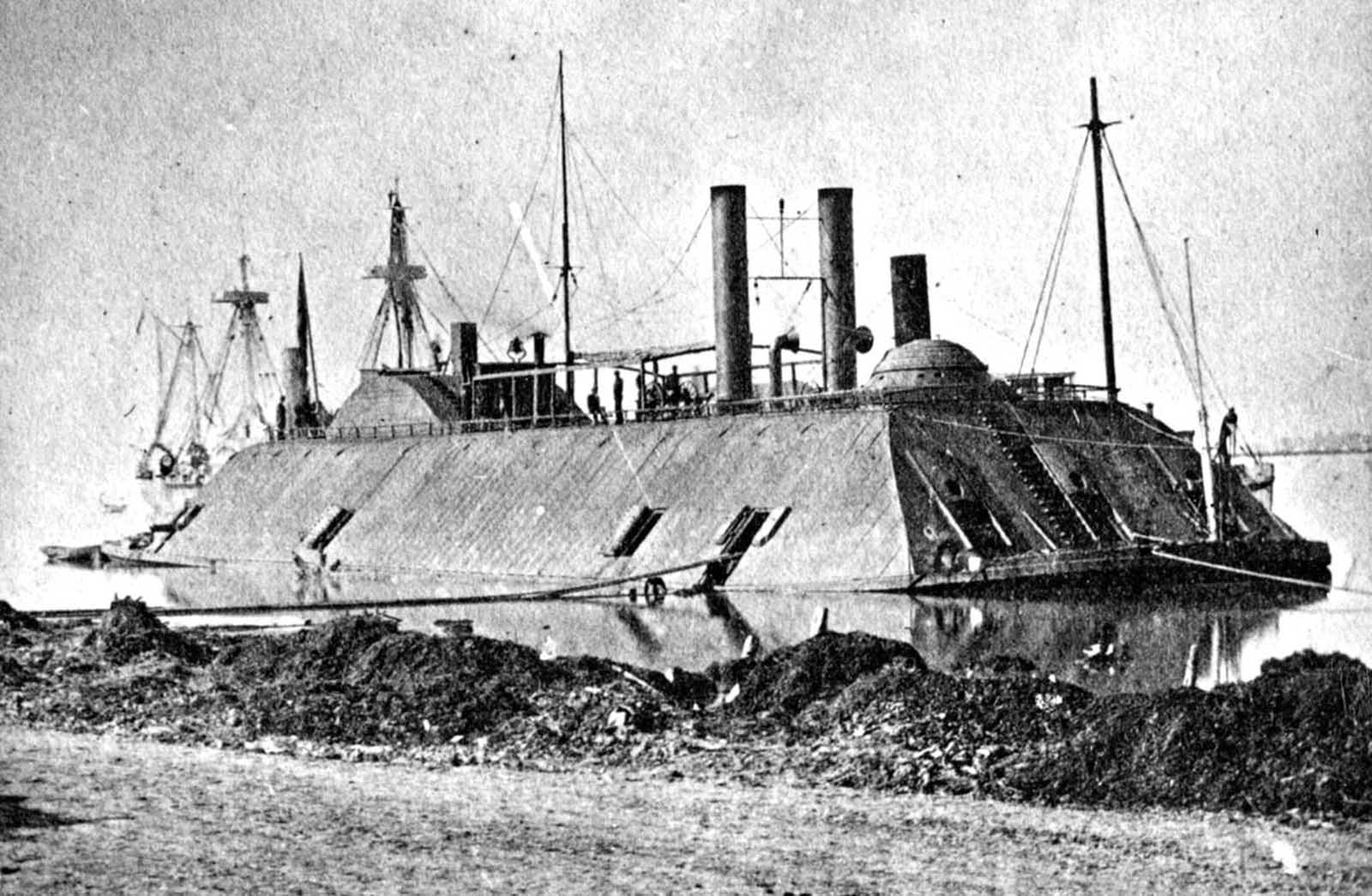 A March, 1863 photo of the USS Essex. The 1000-ton ironclad river gunboat, originally a steam-powered ferry, was acquired during the American Civil War by the US Army in 1861 for the Western Gunboat Flotilla. She was transferred to the US Navy in 1862 and participated in several operations on the Mississippi River, including the capture of Baton Rouge and Port Hudson in 1863.