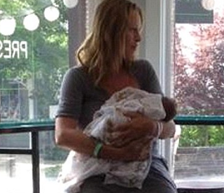 Image: That was fast! New mother Uma Thurman steps out with baby TWO days after giving birth