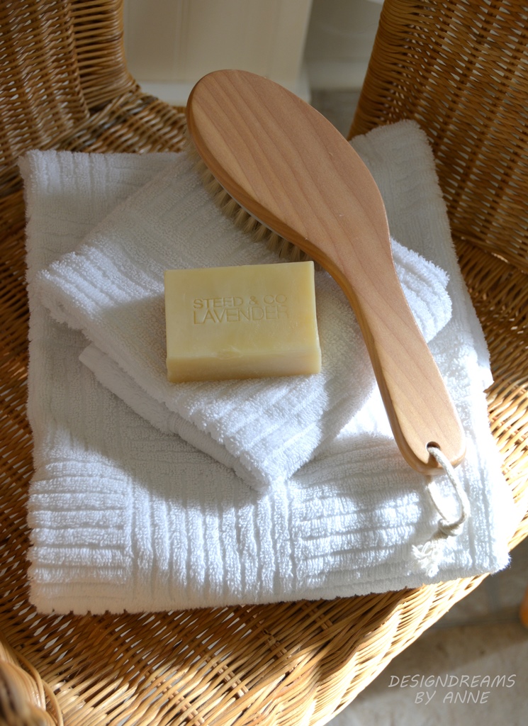 Beach Cottage Spa Bathroom