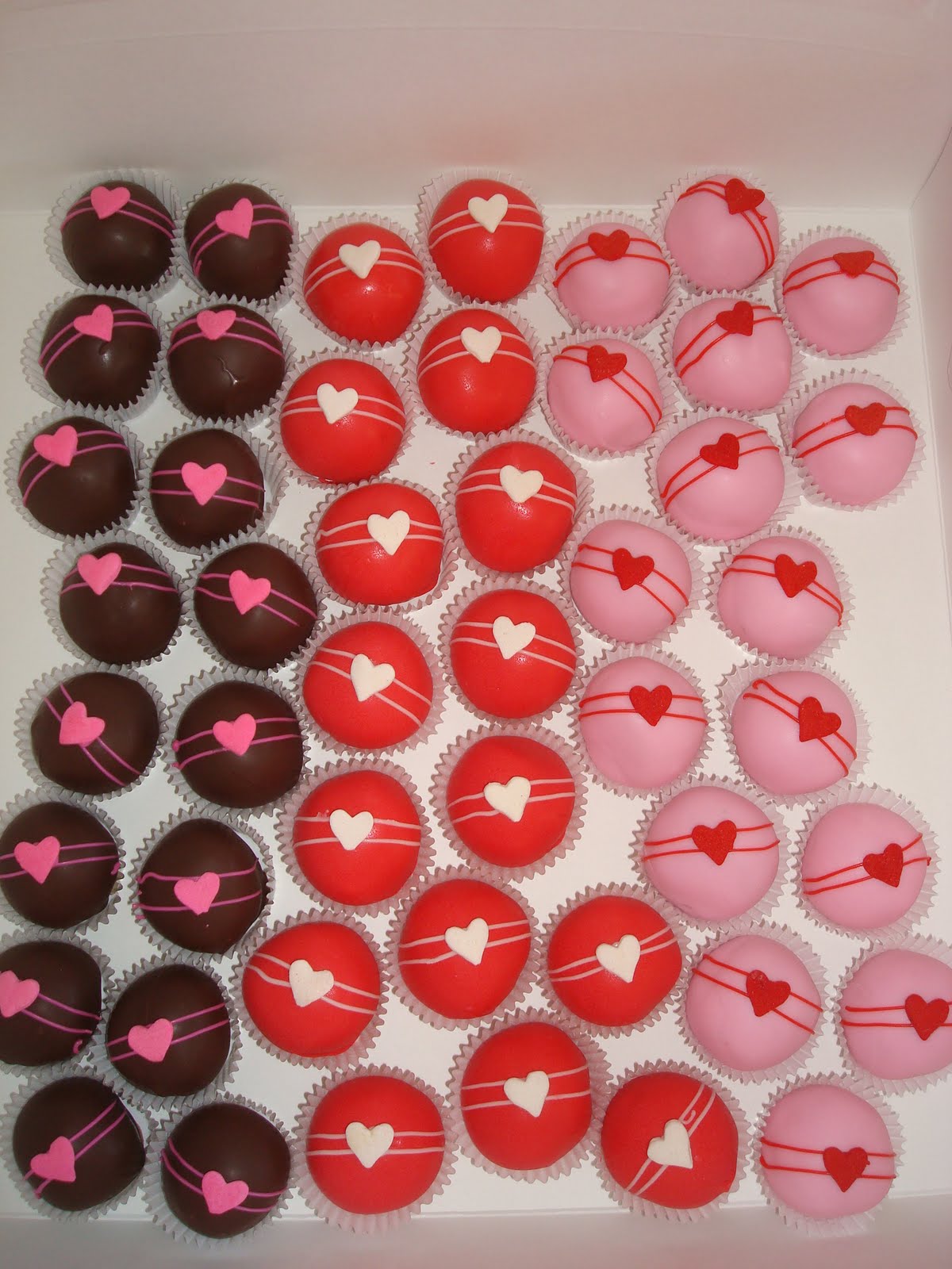 Sugar Boo Sweets: Valentine's Day cakeballs