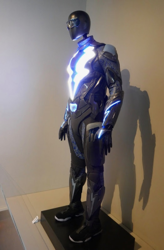 Black Lightning season 1 costume Black Lightning season 1 costume