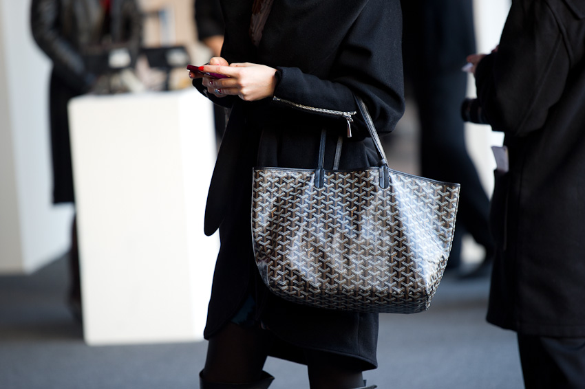 GUEST POST: THIS FALL 10 MUST HAVE BAGS ACCORDING TO CELEBRITIES, Fashion  Shores