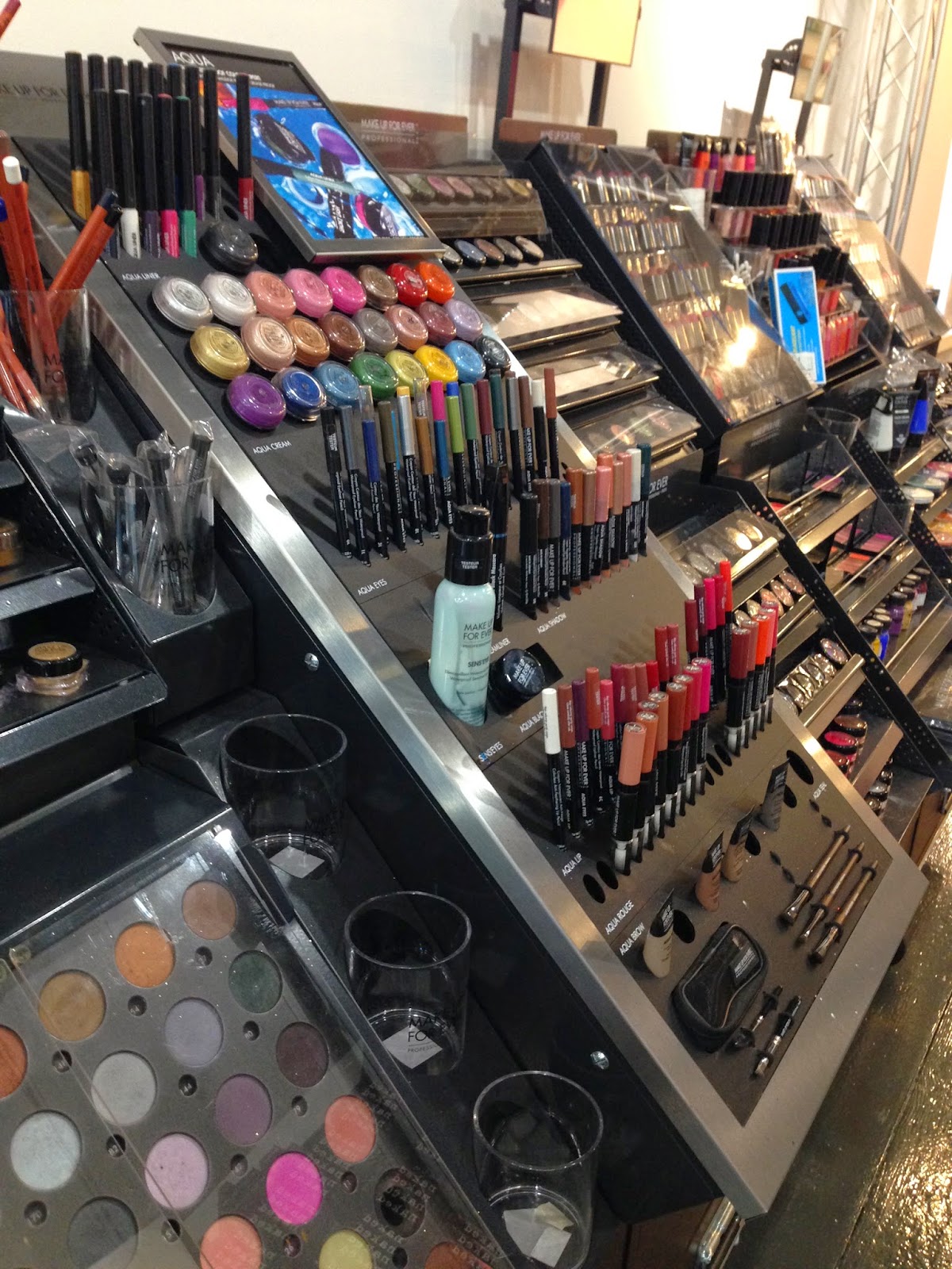 Make Up Forever Alert! Easy access in London Relocation of Guru