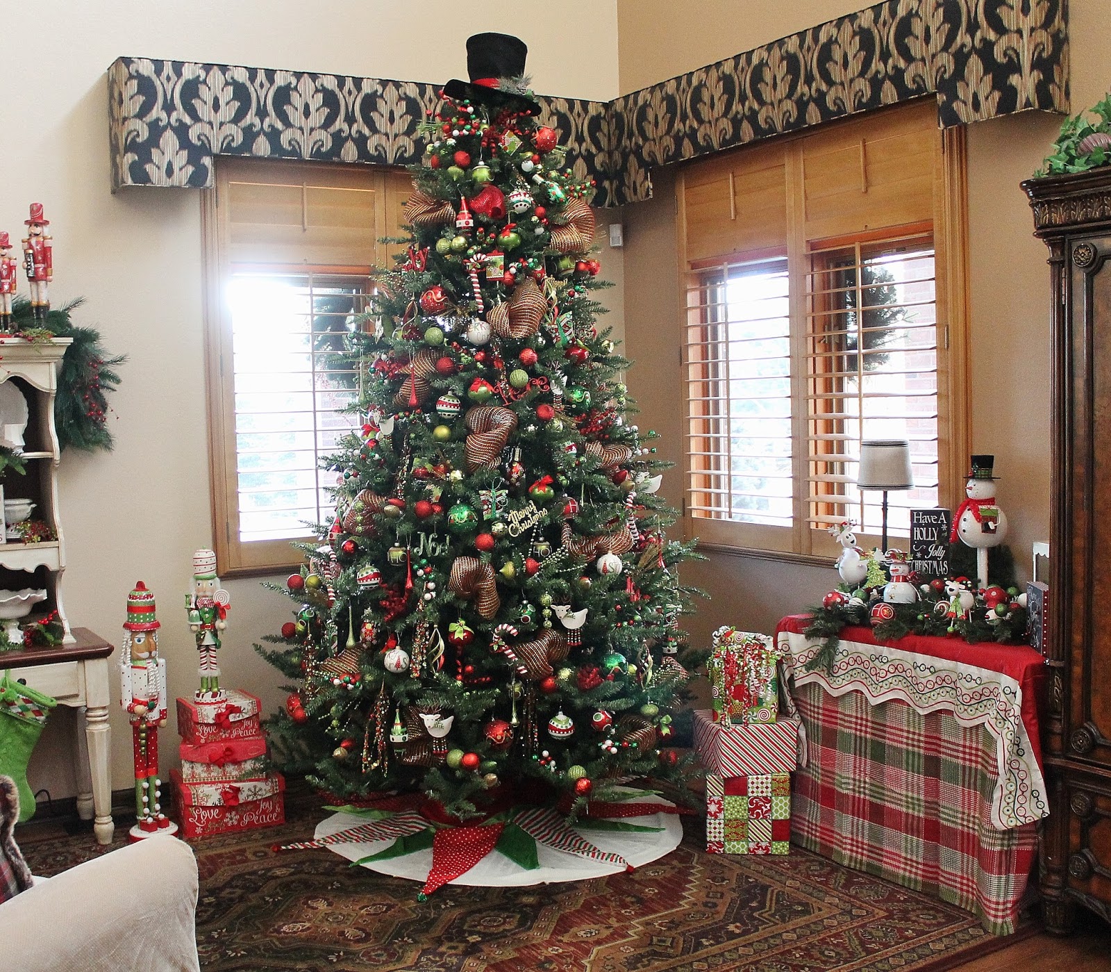 Southern Seazons Christmas tree is finally done