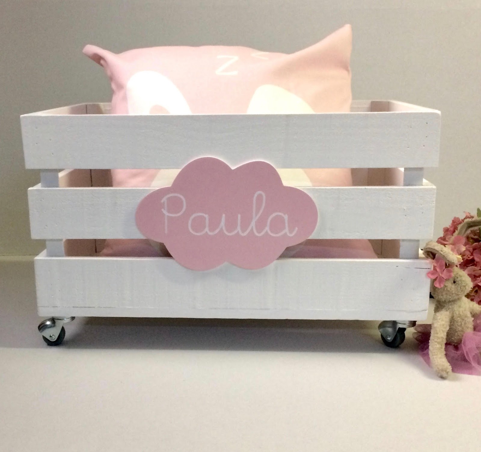 Juguetero de madera con ruedas, hecho a mano y personalizado