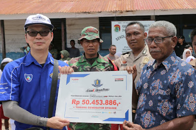 Donasi dari Yamaha untuk SD Inpres Pulau Salura Donasi dari Yamaha untuk SD Inpres Pulau Salura