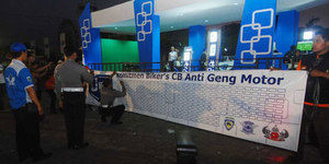 Ribuan Biker Pecahkan Rekor MURI 'Ngronde' Bareng Ribuan Biker Pecahkan Rekor MURI 'Ngronde' Bareng