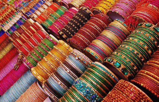 world of ethnic fashion !!!: Traditional kanch bangles