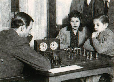 Partida de ajedrez Pomar vs. Juan Manuel Fuentes en 1943