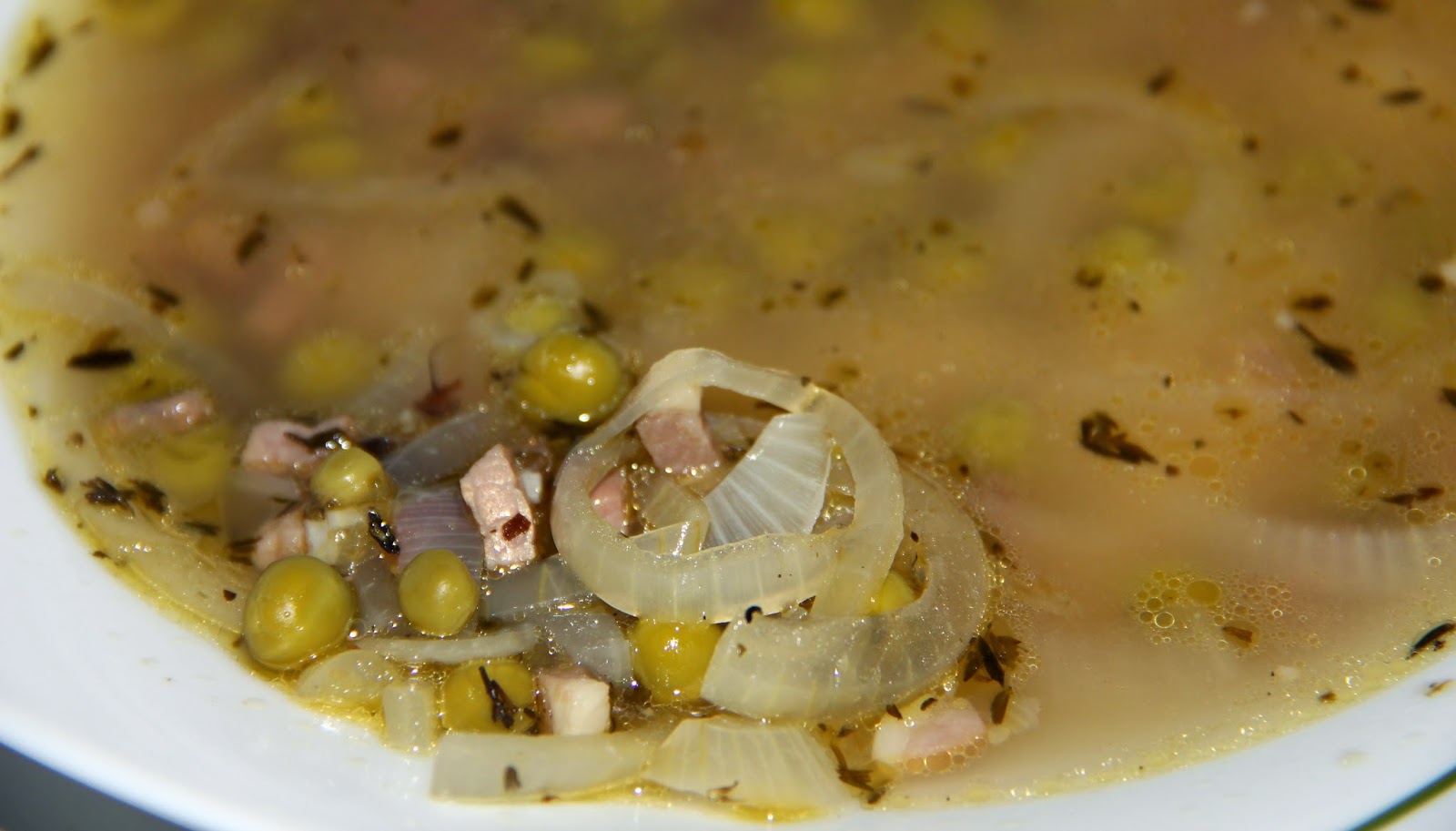 Do-Days: Erbsen-Speck-Suppe mit Zwiebeln