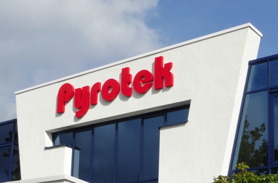 bosman reklame BV: Aankleding pand Pyrotek Netherlands BV