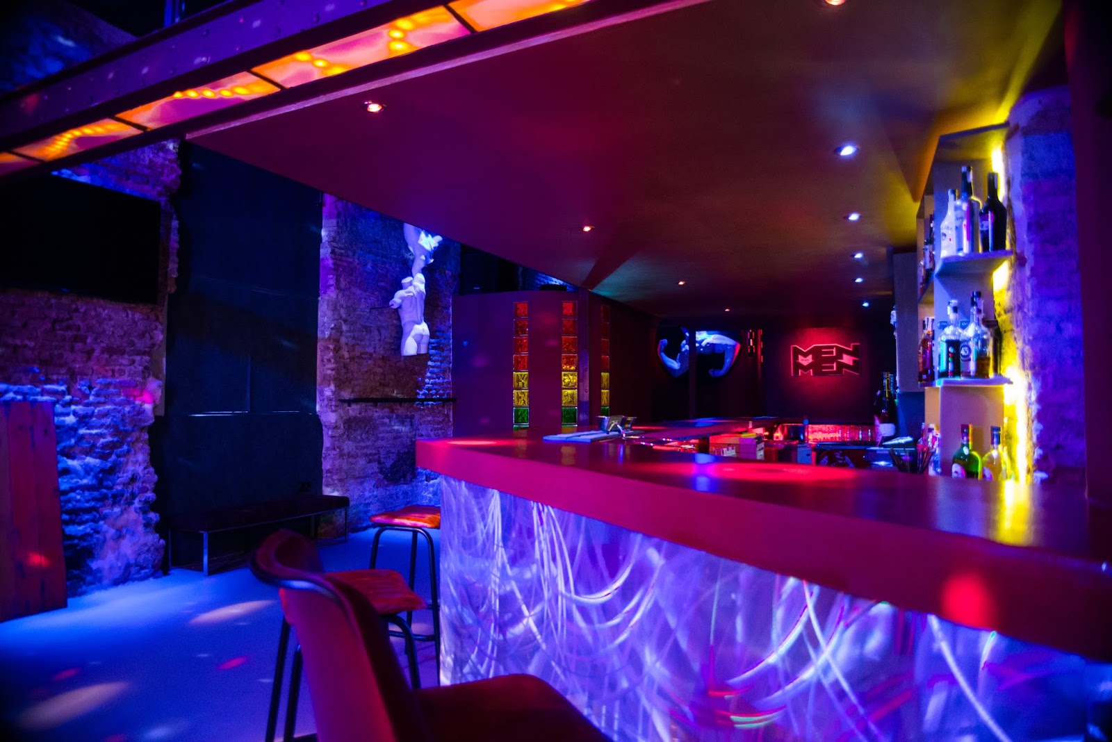 TOP male photos - Bar gay sevilla gay sevilla Bar