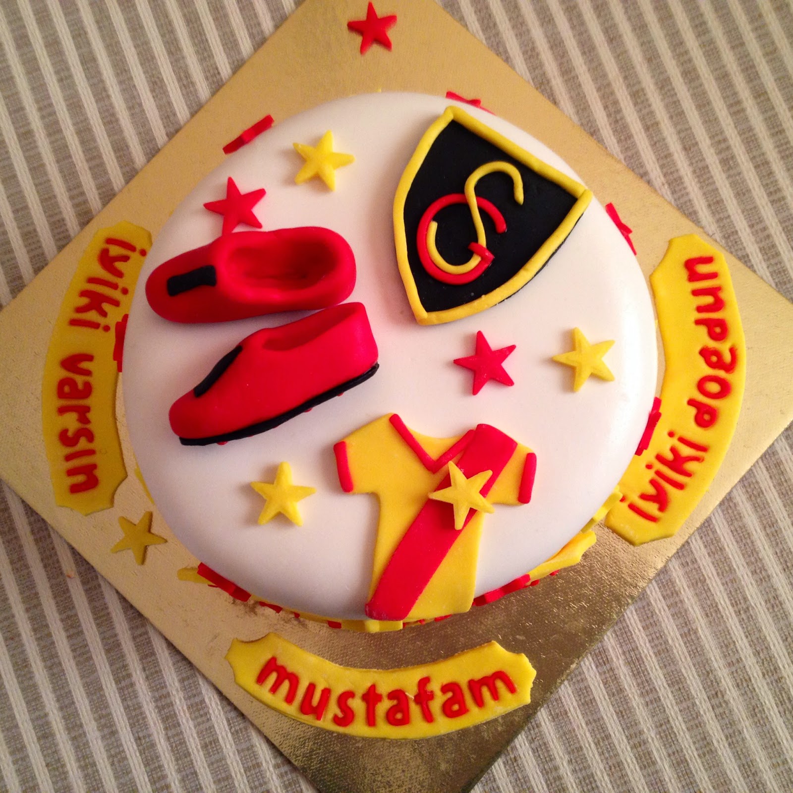 TARAFTAR PASTA )(GALATASARAYLI PASTA)