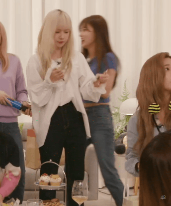 고수먹는 멤버들..