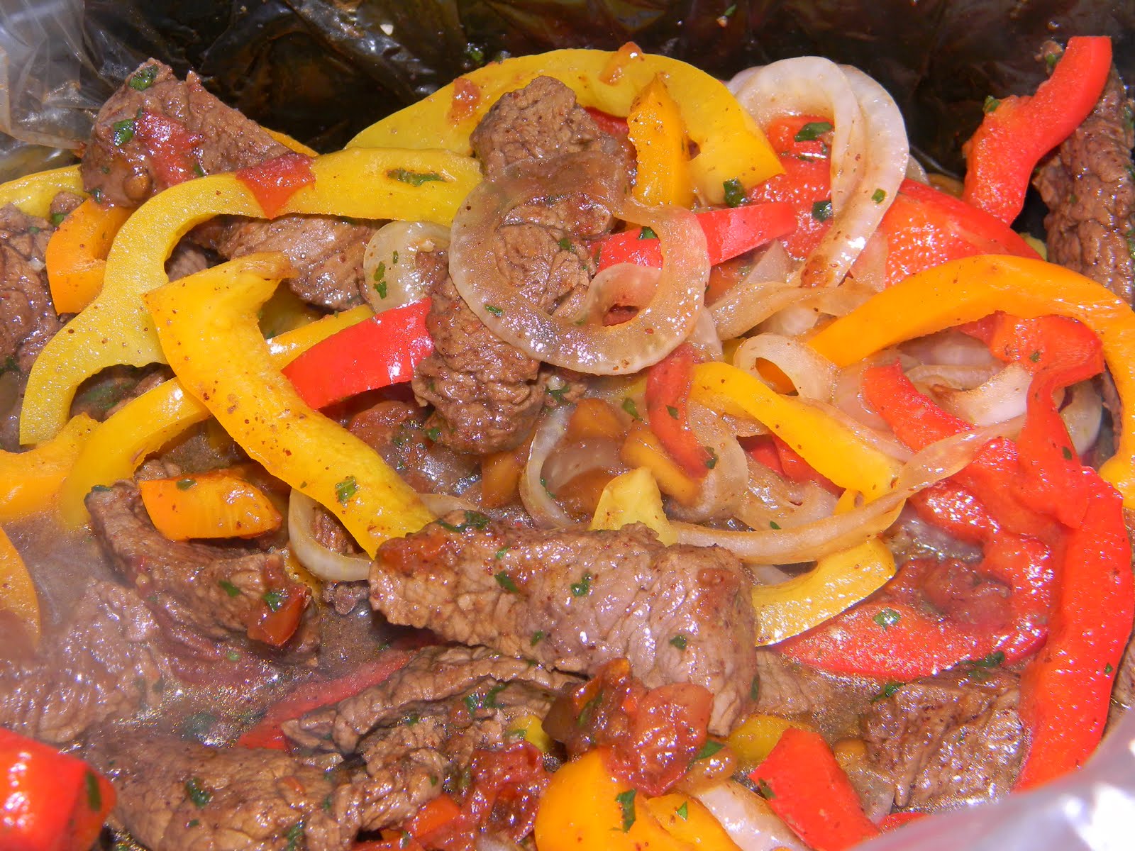 Kate's Cure for the Common Cuisine: Sweet and Spicy Beef Fajitas