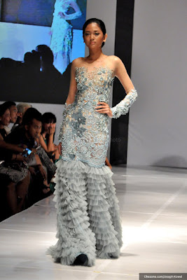 Tips Memilih kebaya modern untuk wanita kurus tahun ini Tips Memilih kebaya modern untuk wanita kurus tahun ini