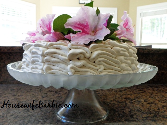 http://www.housewifebarbie.com/2012/09/homemade-white-vanilla-cake-with.html