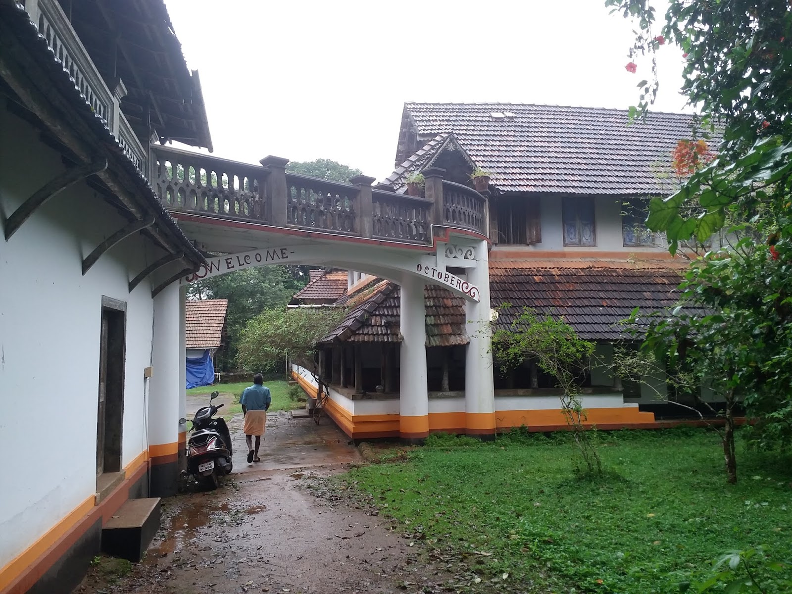 Aalaya Darshanam Sri swarnattu Mana , Pazhamthottam