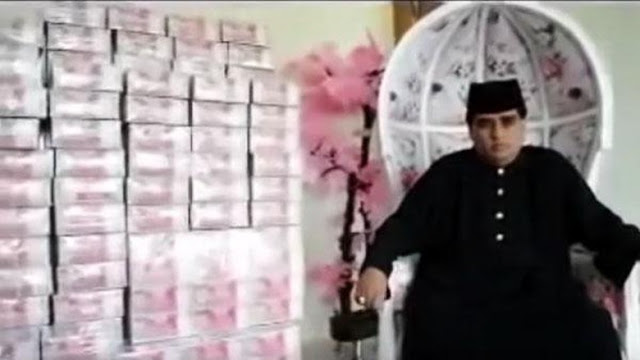 Tukang Jahit yang Membuat Jubah Dimas Kanjeng Kini Jadi Buron Tukang Jahit yang Membuat Jubah Dimas Kanjeng Kini Jadi Buron