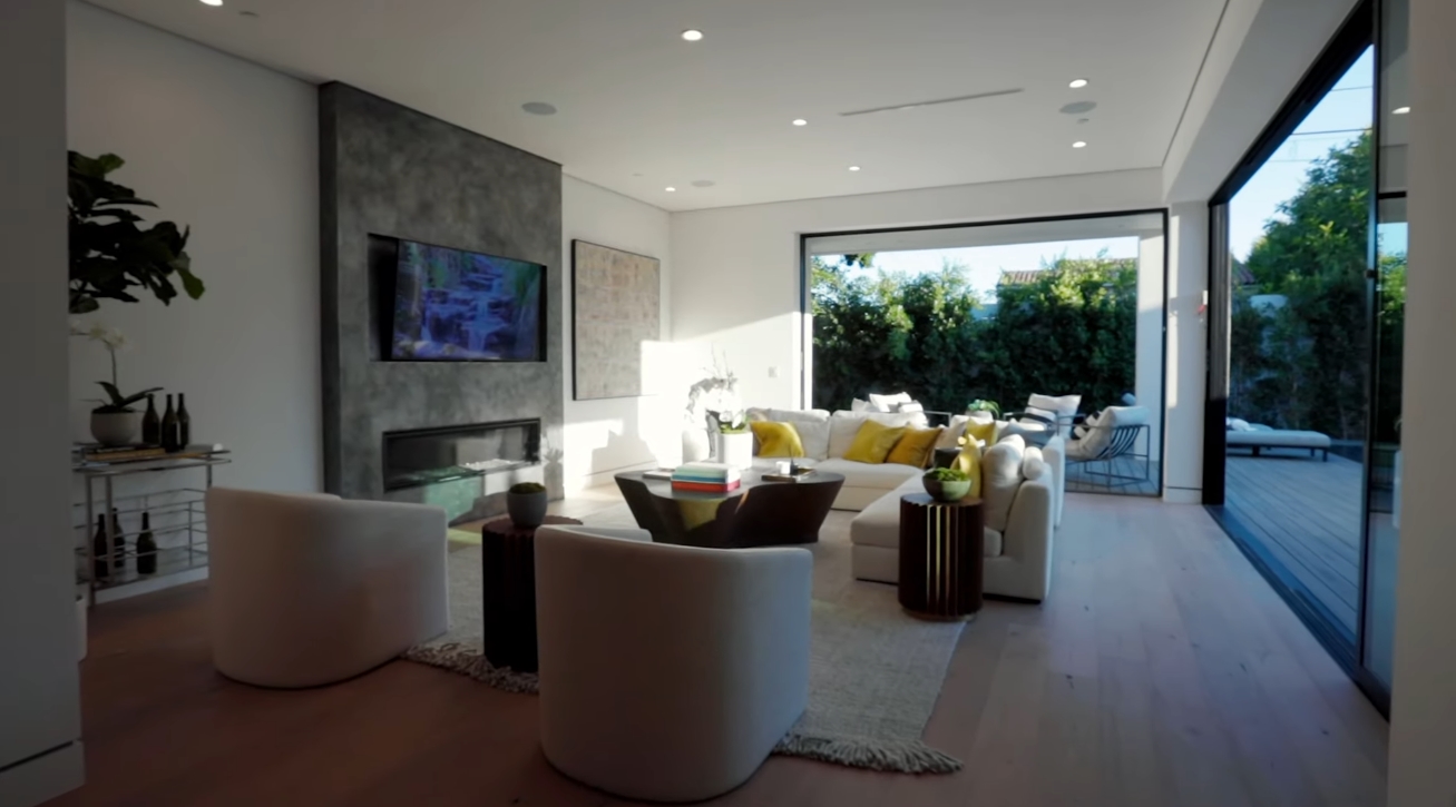 39 Photos vs. Inside a $4,000,000 Modern Mansion in Los Angeles with an INSANE Rooftop Deck! - Luxury Home & Interior Design Video Tour 39 Photos vs. Inside a $4,000,000 Modern Mansion in Los Angeles with an INSANE Rooftop Deck! - Luxury Home & Interior Design Video Tour
