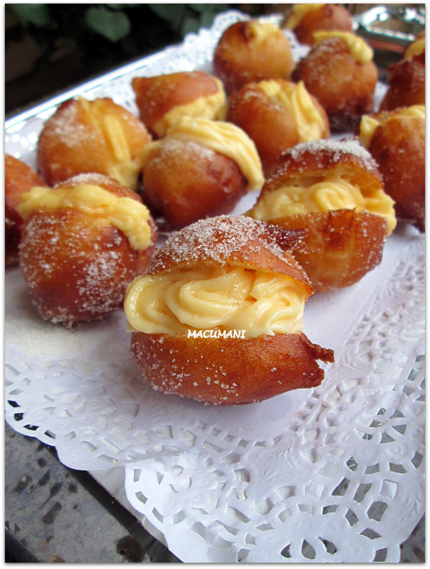 BUÑUELOS RELLENOS DE CREMA PASTELERA