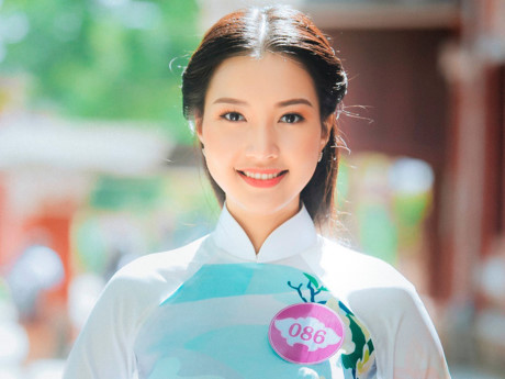 Gặp lại nữ sinh áo dài nổi tiếng nhất xứ Huế tại Hoa hậu Việt Nam 2016 - Ảnh 9 Gap lai nu sinh ao dai noi tieng nhat xu Hue tai Hoa hau Viet Nam 2016 - Anh 9