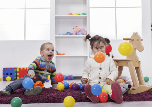Tổng hợp các loại đồ chơi mầm non giúp trẻ thông minh và sáng tạo
