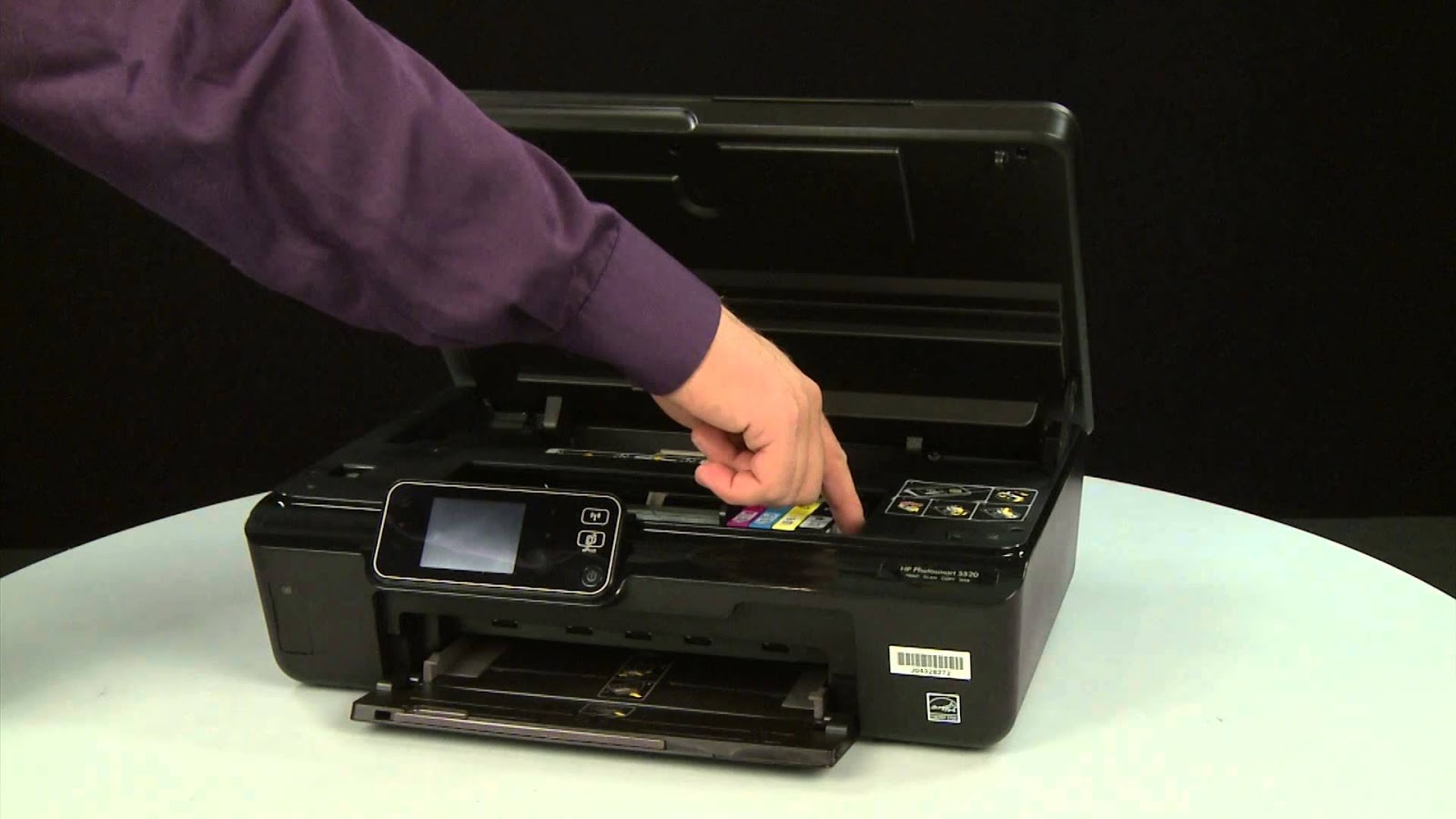 Чип у картриджа w1106. Эпсон струйный принтер цветной картридж. Заправка картриджей. Hp p2055 картридж. Воздушное отверстие на картридже в принтере.