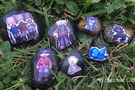 How to Make and Use Singing Rocks (also known as story stones) by Tracy King  An easy DIY tutorial for making singing rocks or story stones to teach storytelling, sequencing, improvisation and even OPERA!  Great for many themes including: fairy tales, Bible stories, camping, outer space, ocean, Peter and the Wolf, Carnival of Animals and more.  No paint pens or Sharpies are needed for this great teacher craft!