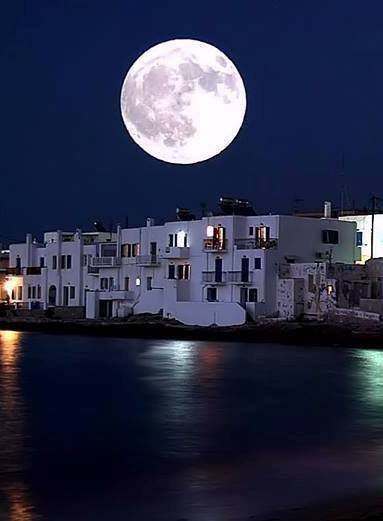 Καλοκαιρινά ηλιοβασιλέματα