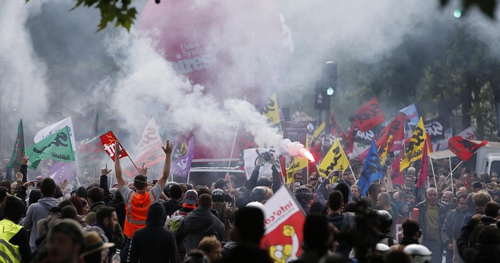 Uprising? At Least 50,000 Protest Against Labor Reform in Paris World