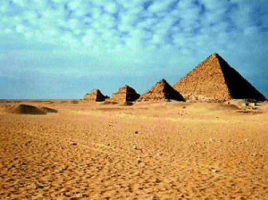 piramida di afrika-10 tempat misterius di dunia