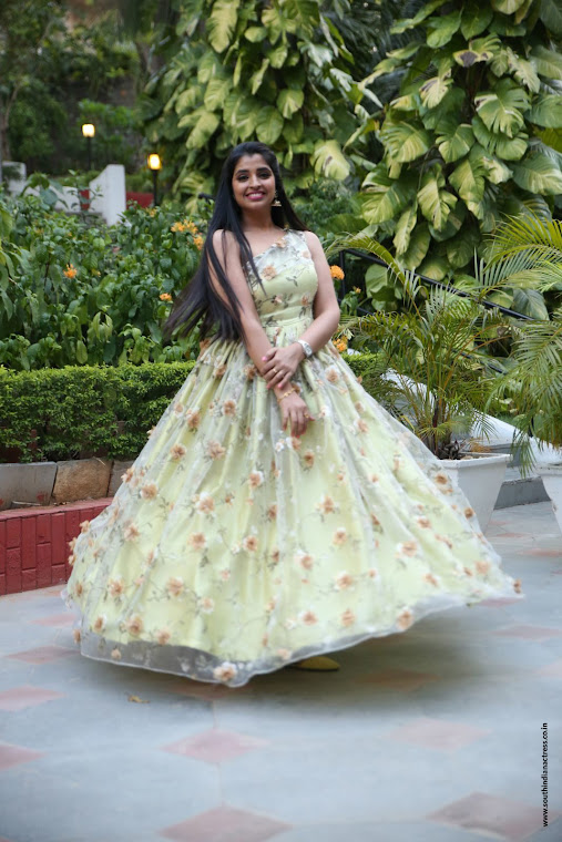 Anchor Shyamala at Naa Peru Surya success meet