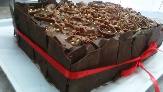 Čokoladna torta sa malinama