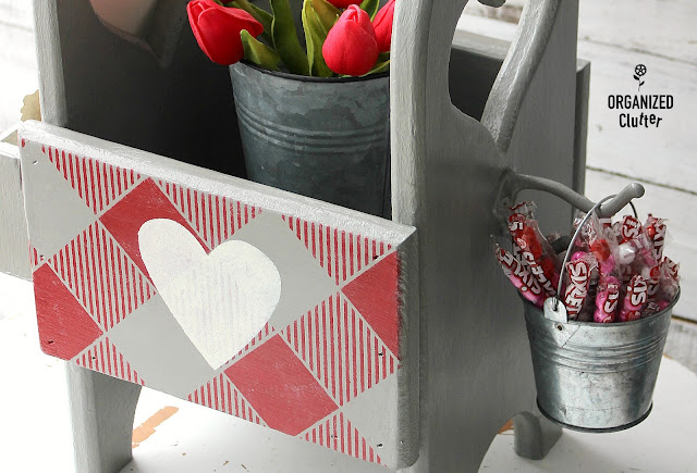 DIY One Piece Valentine's Day Decor From Thrifted Finds #valentinesday #oldsignstencils #buffalocheck #upcycle #repurpose #thriftshopmakeover