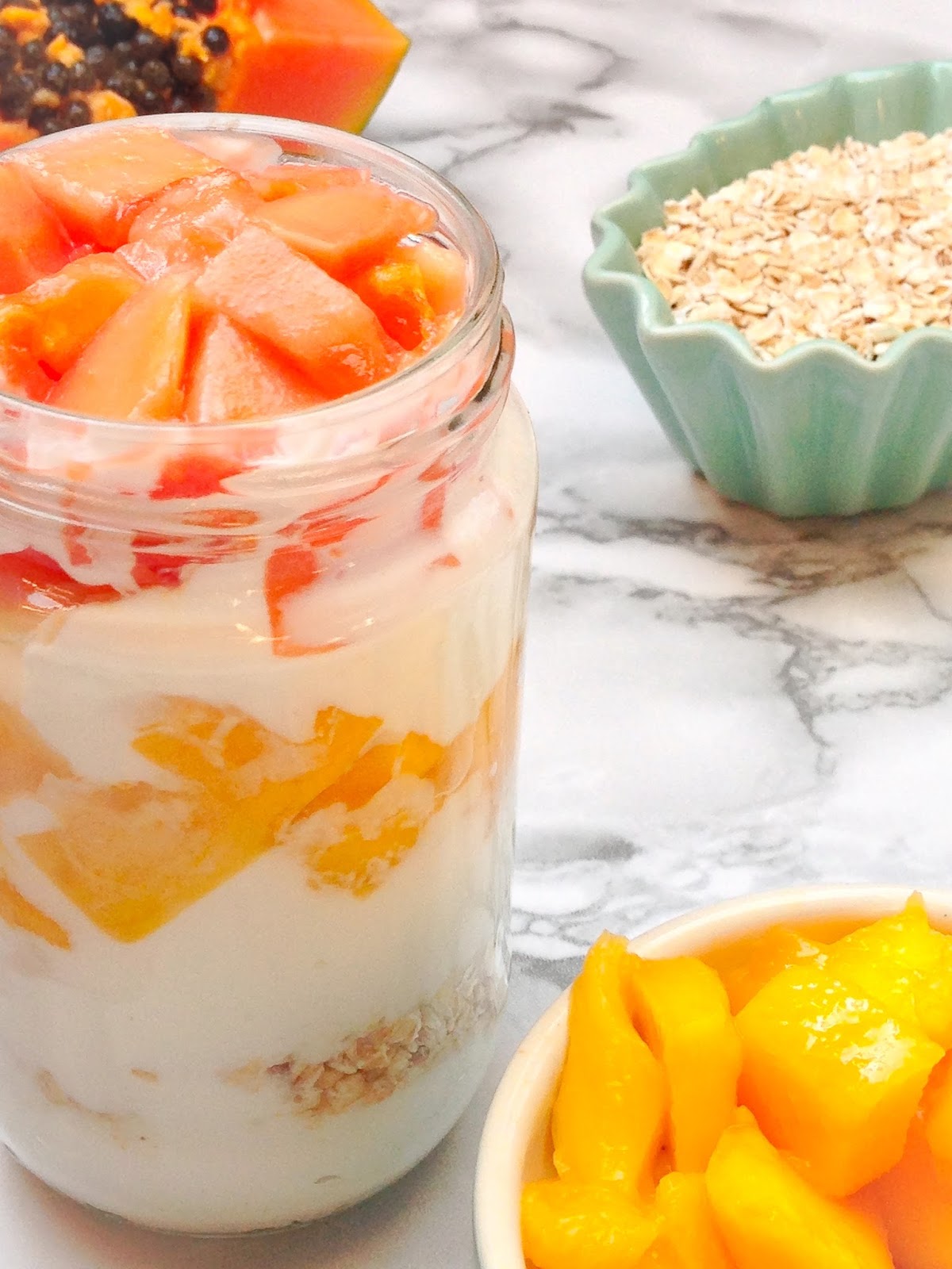 Parfait de yogur con papaya y mango De andar por casa