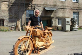 دراجة نارية لا تصدق منحوتة بالكامل من الخشب!