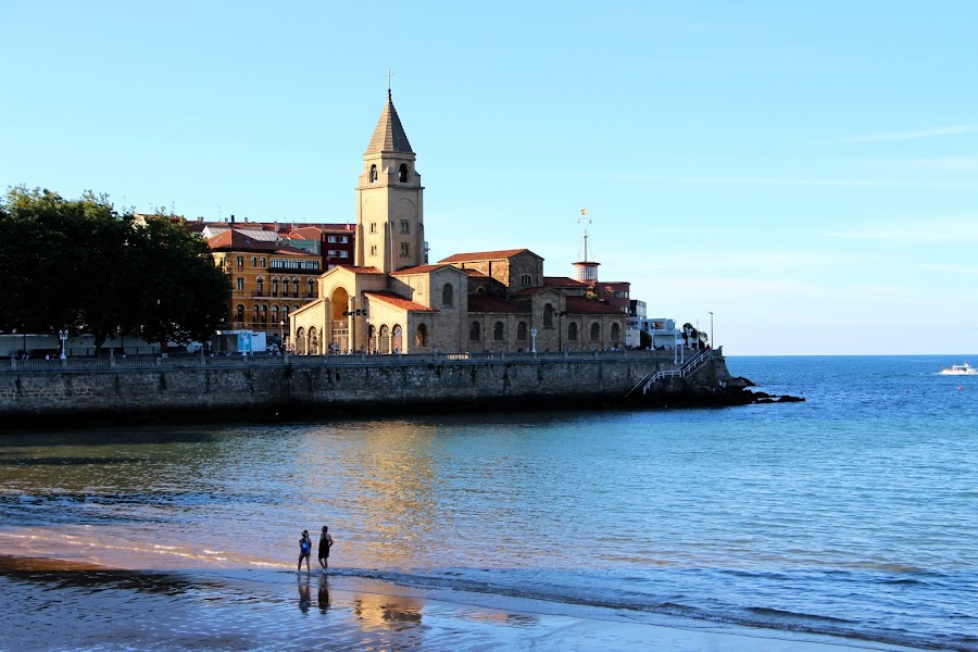 Gijón al aterdecer