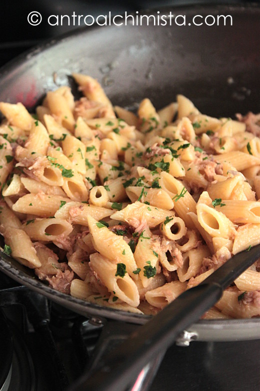 Mezze Penne al Tonno con Lime e Curry