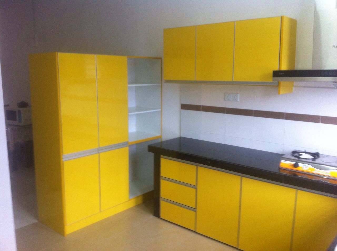 Kabinet Dapur Hitam Kuning Kabinet Dapur Terus Dari Kilang Raya 2016