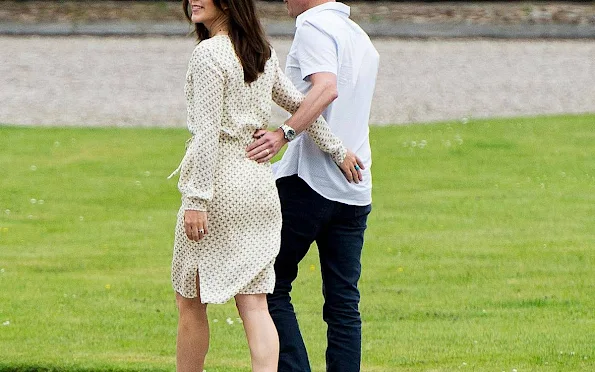 Prince Frederik, Princess Mary, Prince Christian, Princess Isabella, Prince Vincent, Princess Josephine at horse parade