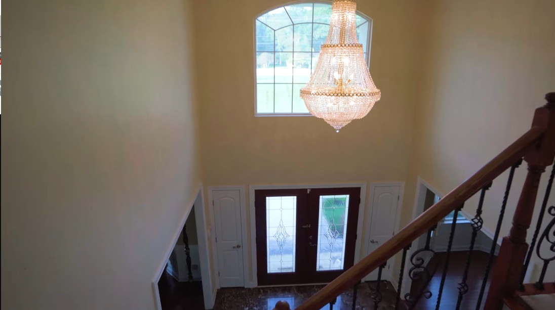 30 Photos vs. 123 Church Ln, East Brunswick, NJ Interior Design Luxury Home Tour
