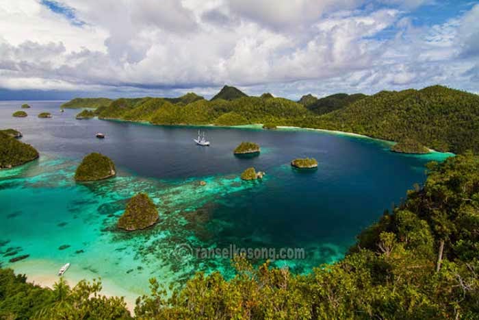 Keindahan Alam  Raja Ampat Papua Gambar  Keajaiban Alam  