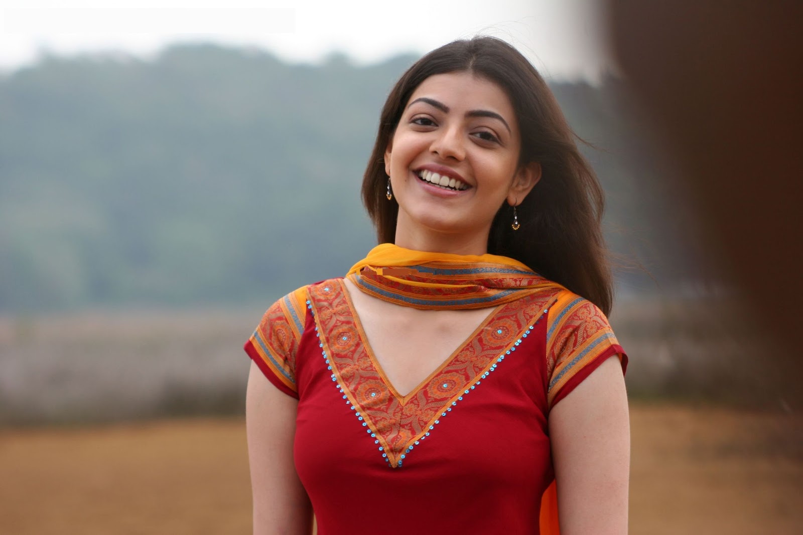 beautiful kajal agarwal hd wallpaper