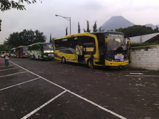  Sewa Bus Pariwisata PO. KSR Trans Surabaya