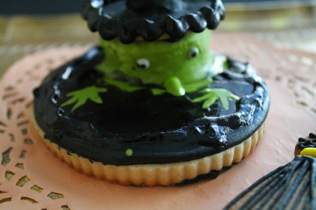 Green Witch decorated cookie, Halloween decorated cookies, green witch cookies, witch's hat cookie, decorated cookies, melting with cookies, Halloween decorated cookies,