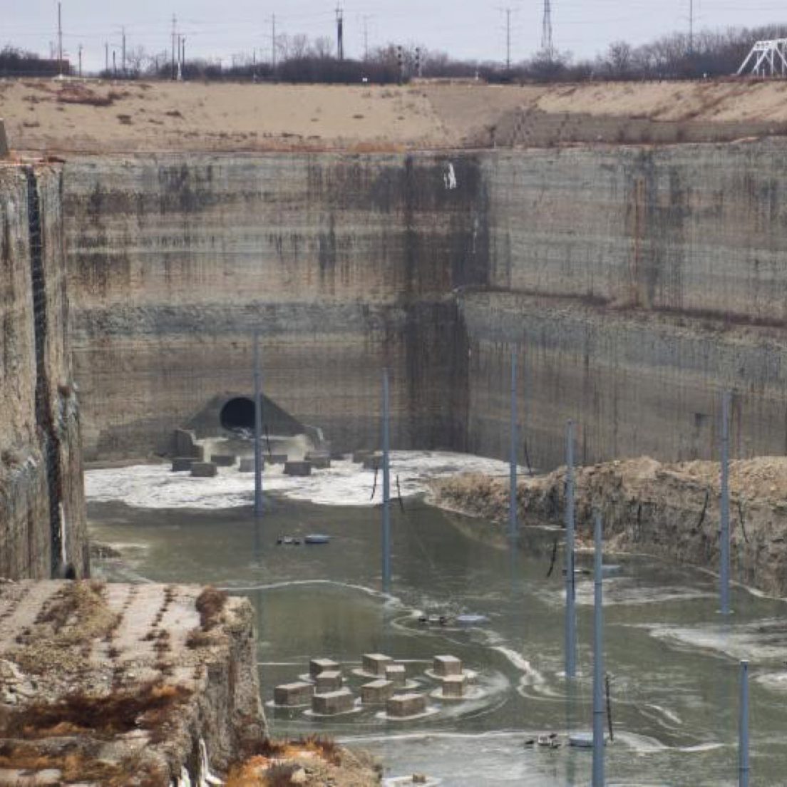 February 19, 1978 Deep Tunnel Assessment Connecting the Windy City
