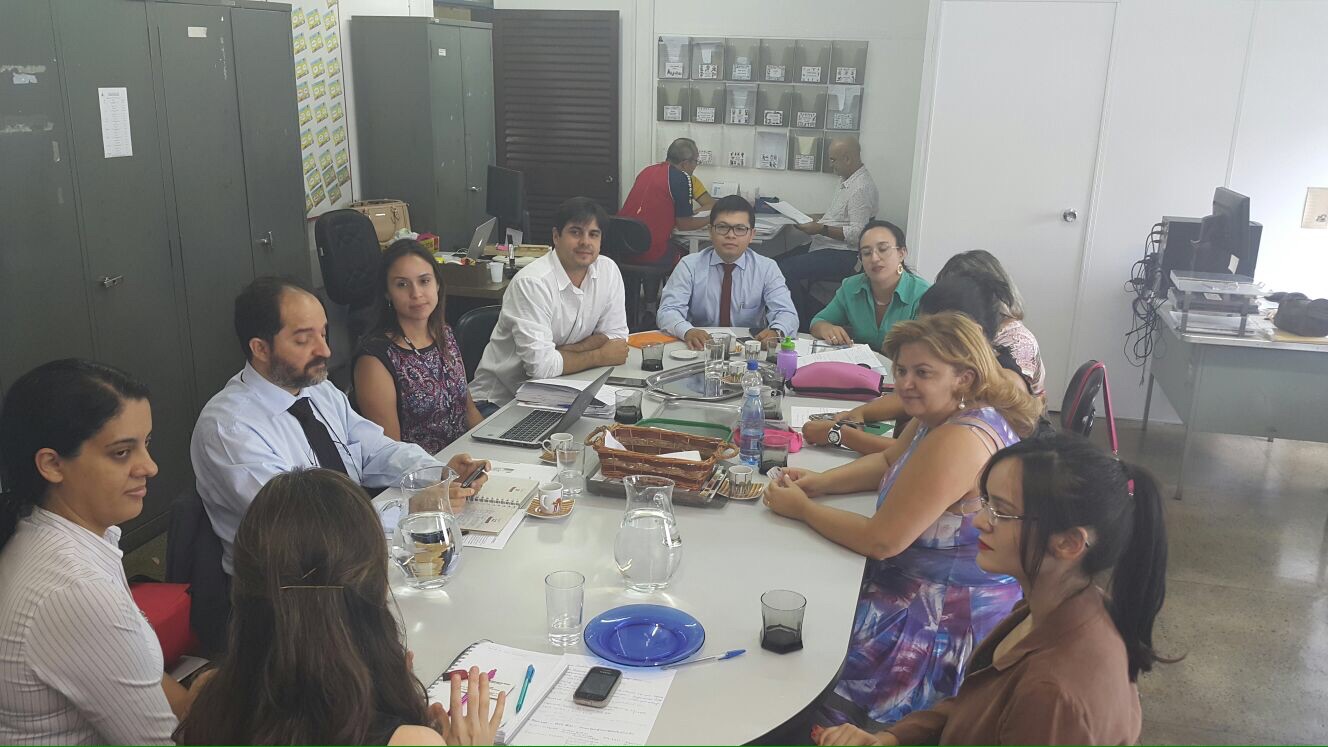 Encontro com o Juiz de Direito Ben Ur , professores e advogadadvogados.